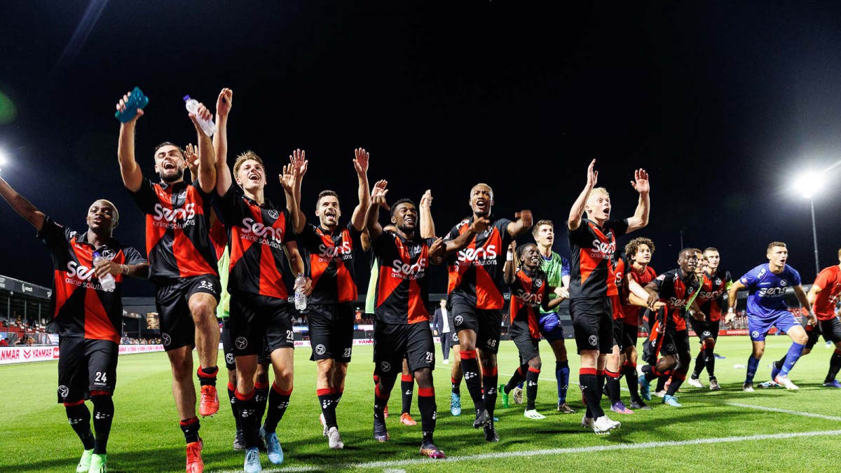 Almere City FC in eigen huis op en top: 3-0