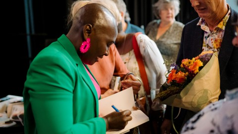 Gormah had moeite met lezen en schrijven en schrijft nu haar eigen boek