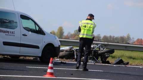 Motorrijder onderuit na dollemansrit op snelweg