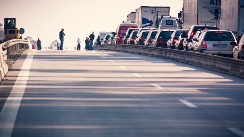 Verbindingsweg A27-A6 dicht door houtsnippers