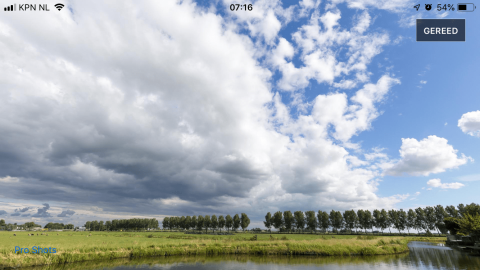 Wisselend bewolkt met een bui en zon