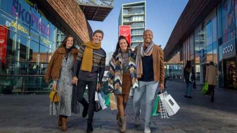 De feestmaand is begonnen in Almere centrum