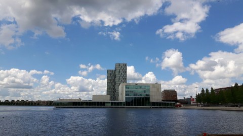 Aanhoudende droogte met veel zon.