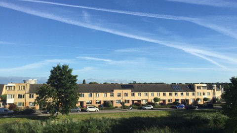 Hemelvaartdag: Zomers warm en vrij zonnig.