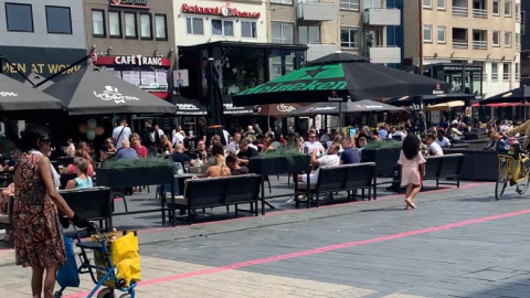 Ondernemers en horecagasten blij met heropening terras 