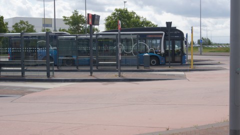 Vanaf maandag weer via de voordeur de bus in