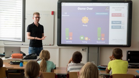 Op zeker helft middelbare scholen coronabesmetting