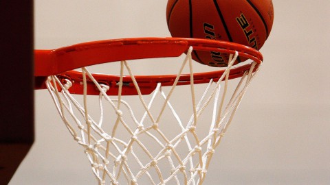 Basketballers Sailors onderuit tegen Limburgers