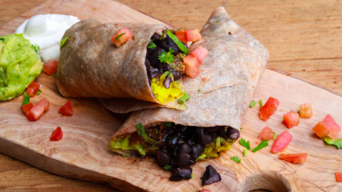 Wrap met chili, kip en boerenkool voor lunch!