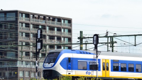 Minder treinen vanwege wisselstoring en aanrijding