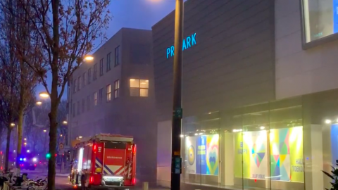 Brand in gebouw Action en Aldi Almere stad